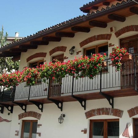 Le Village Montjovet Exterior photo